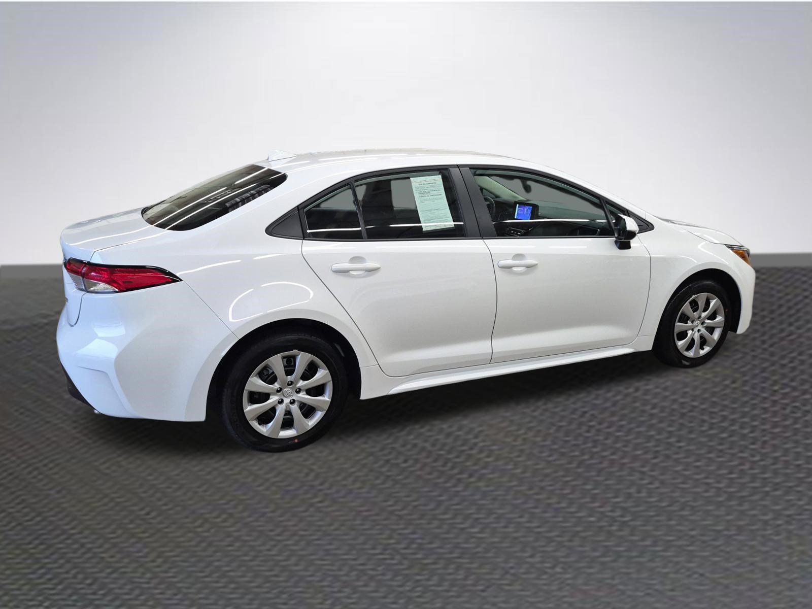 Used 2026 Toyota Corolla LE FWD image 4