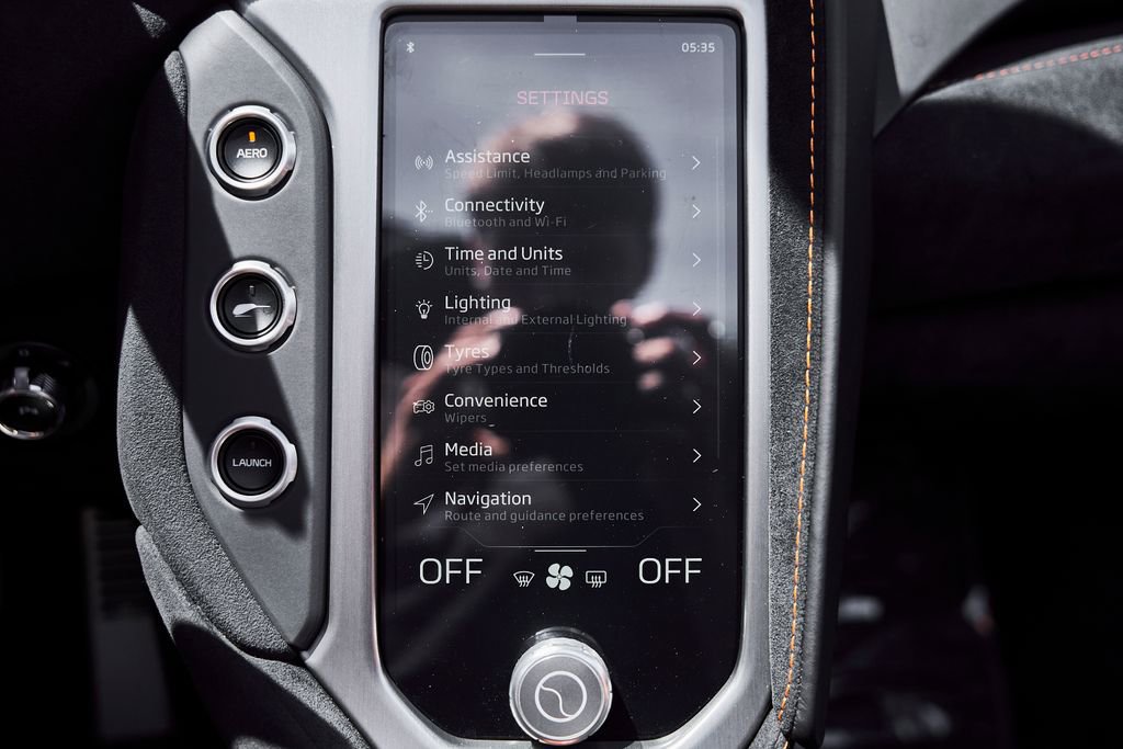 Used 2025 McLaren 750S Spider RWD image 71