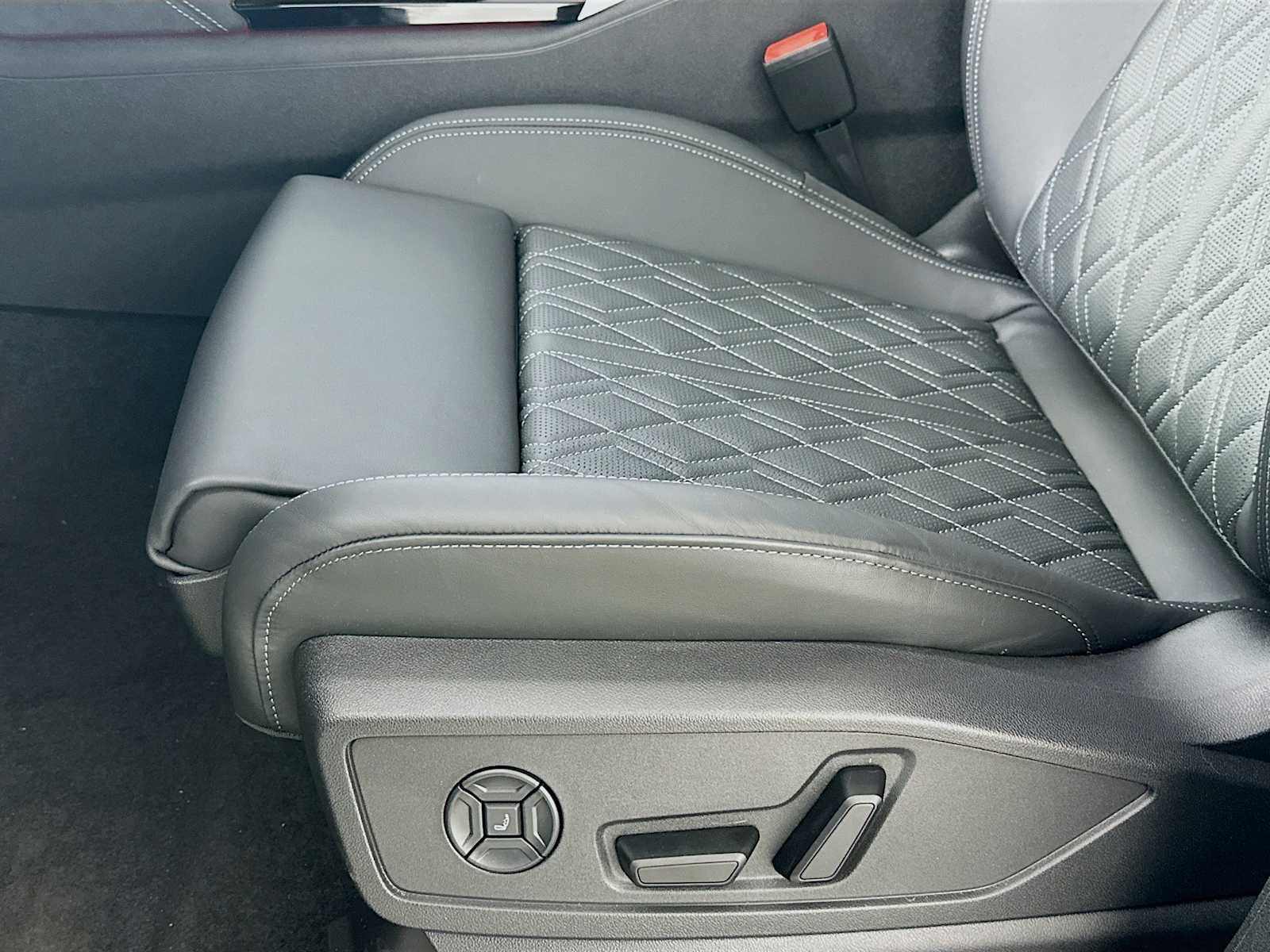 New 2026 Audi SQ5 Premium Plus AWD/4WD image 17