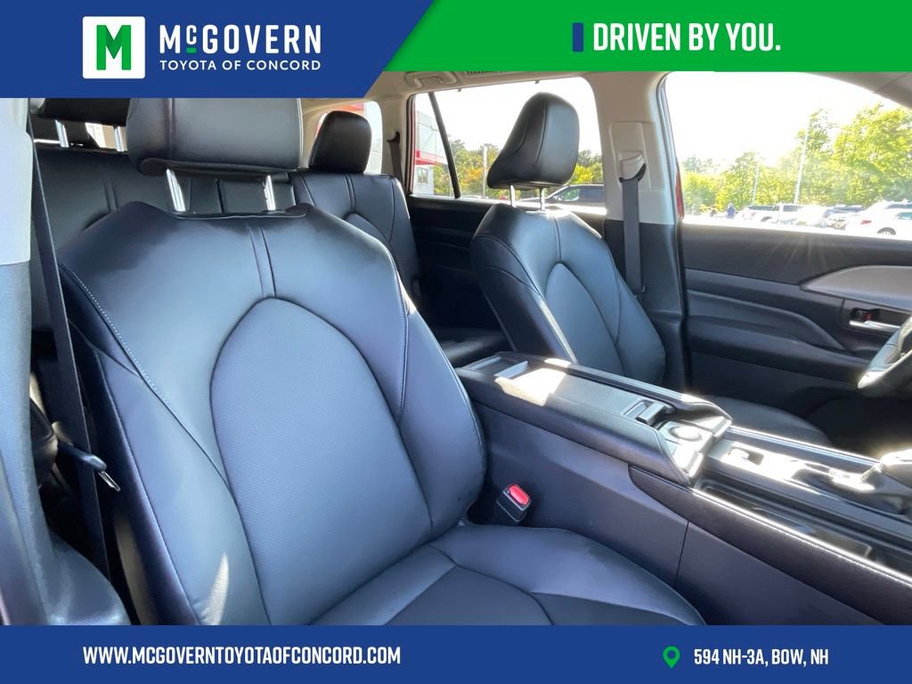 Used 2026 Toyota Grand Highlander AWD image 37