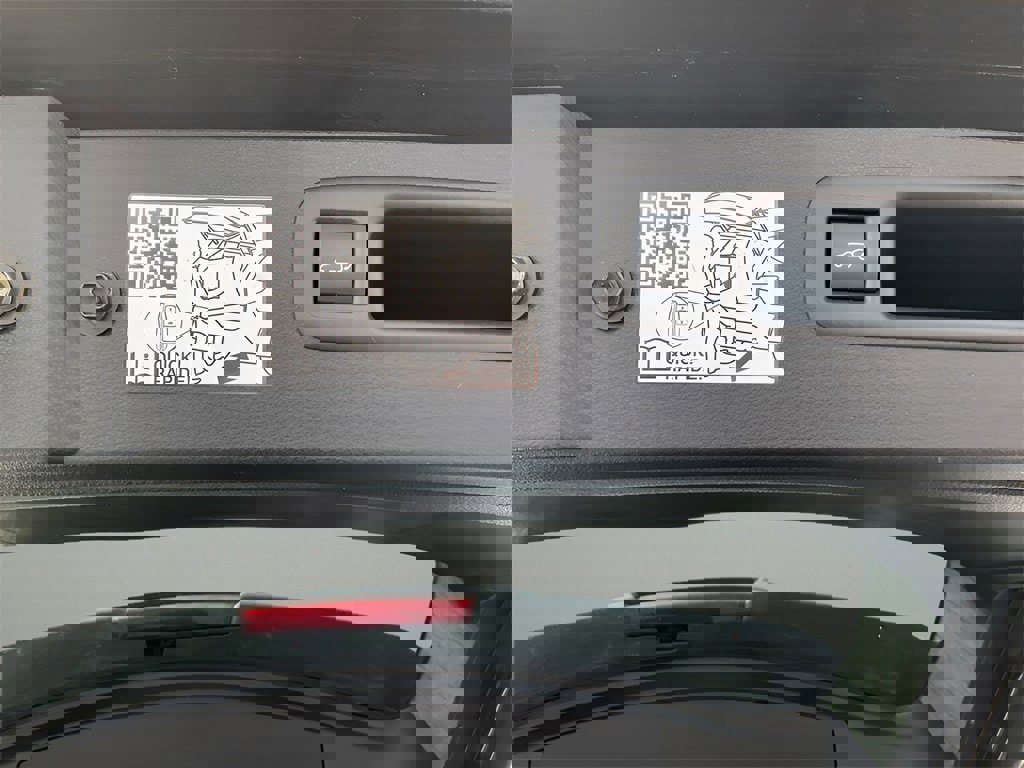 Used 2024 Toyota Highlander XLE image 17