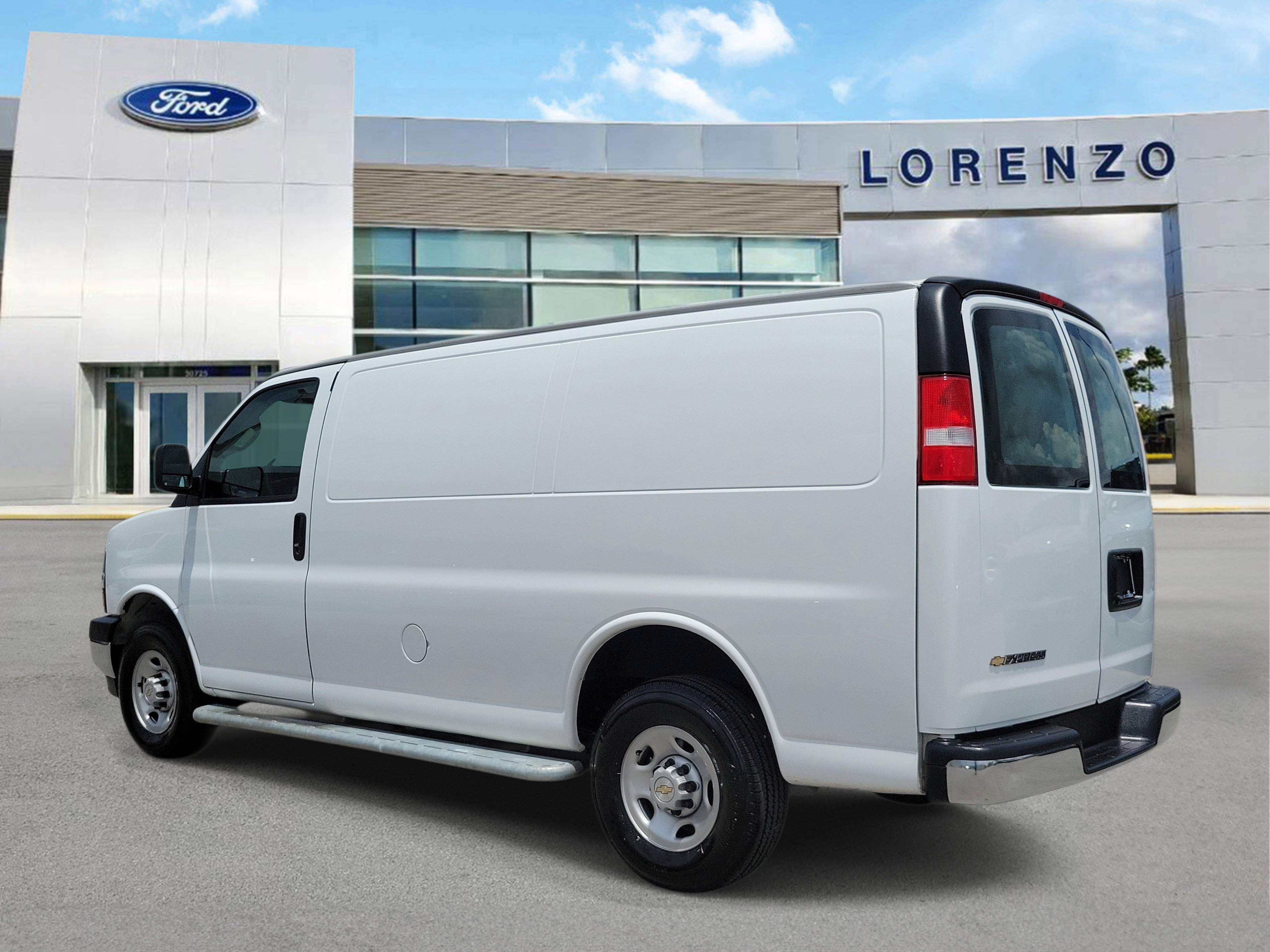 Used 2024 Chevrolet Express 2500 w/ Driver Convenience Package RWD image 7