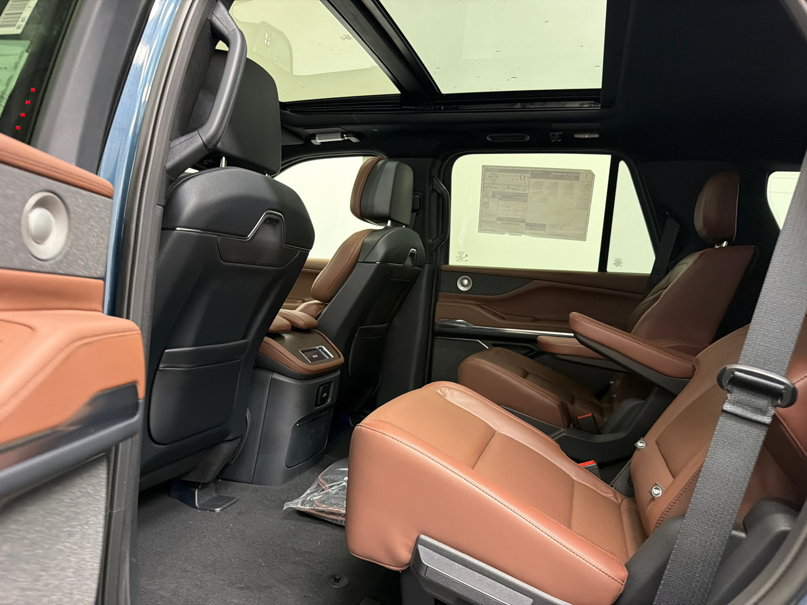 New 2027 Lincoln Navigator Reserve AWD/4WD image 25