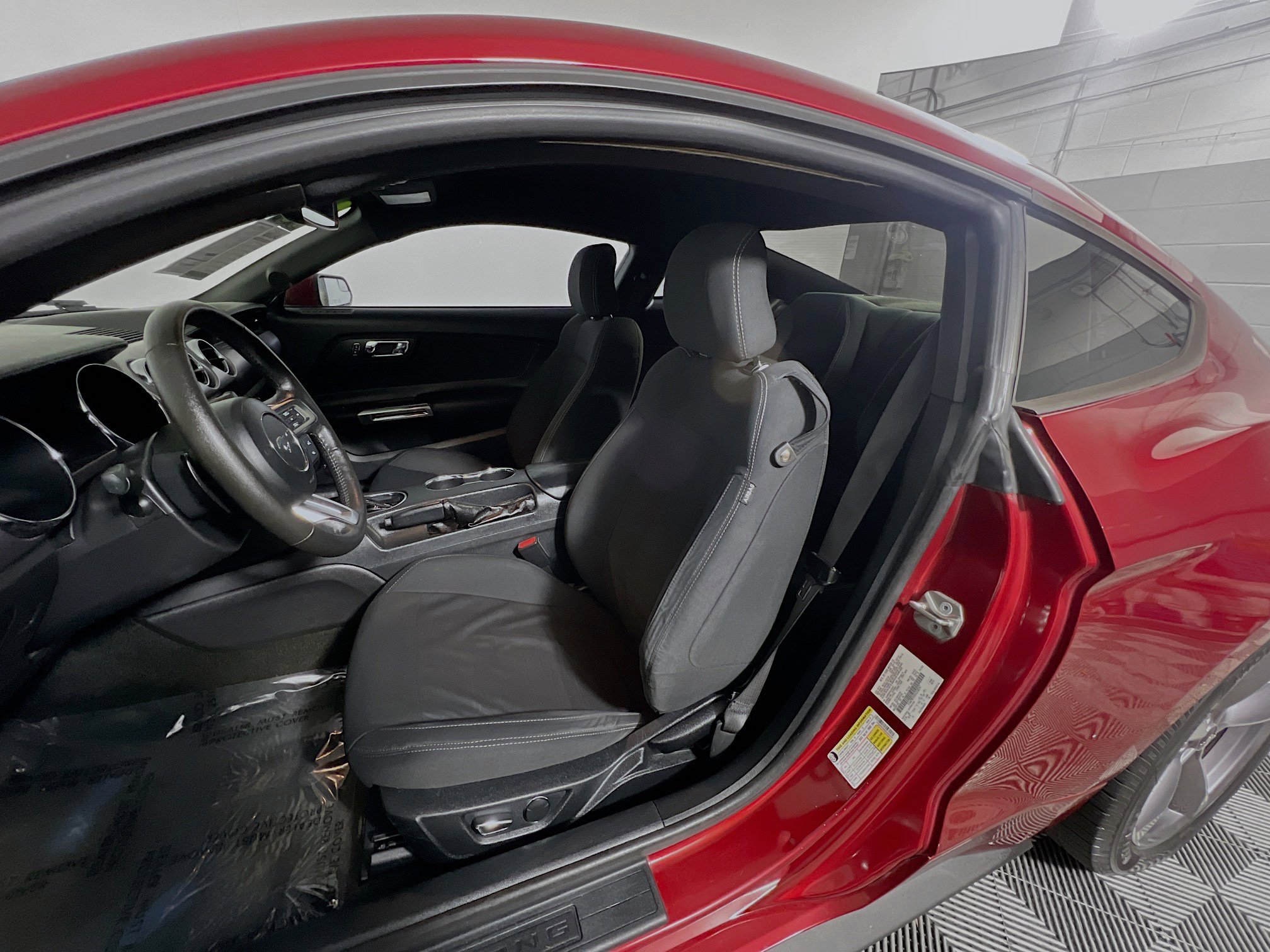 Used 2017 Ford Mustang Coupe image 15