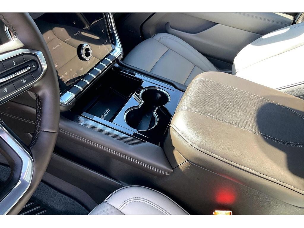 Used 2026 GMC Yukon Elevation AWD/4WD image 19
