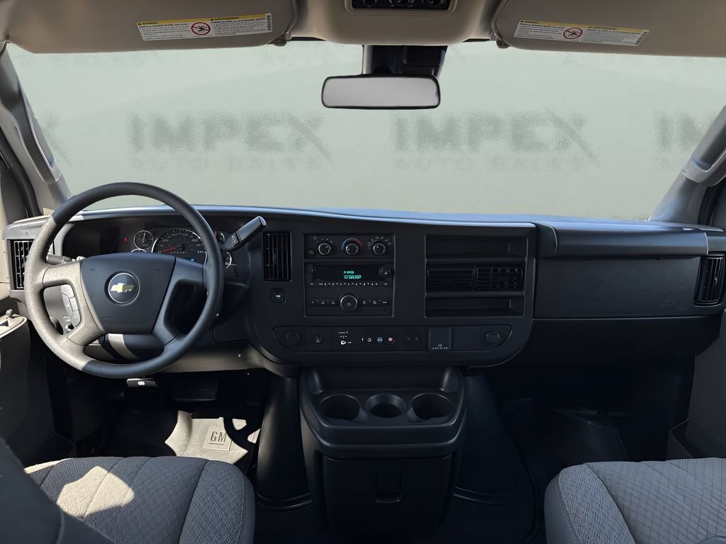 Used 2025 Chevrolet Express 3500 LT w/ LT Preferred Equipment Group RWD image 12