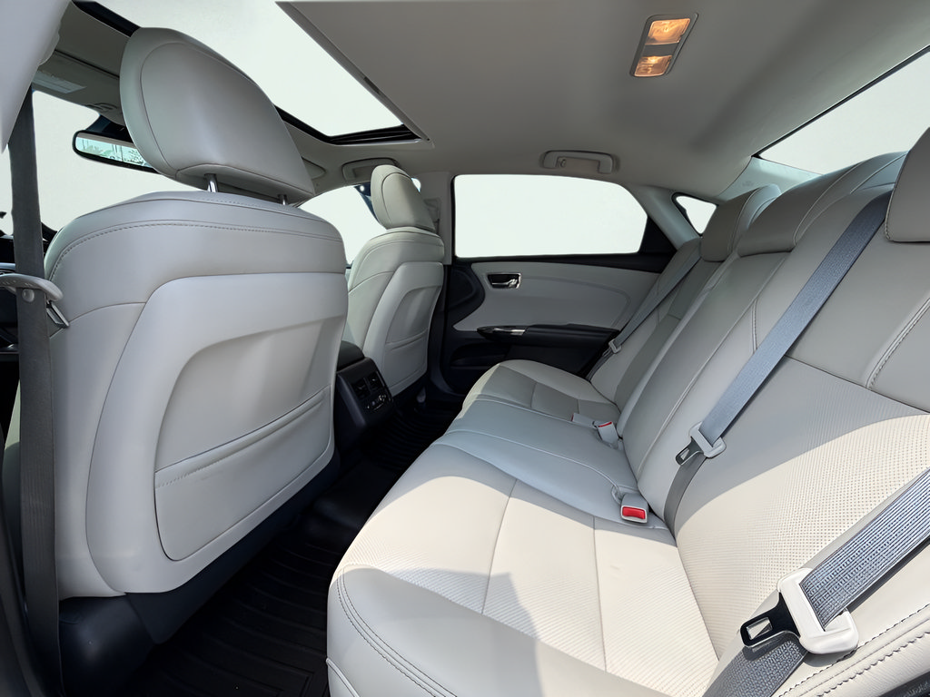 Used 2018 Toyota Avalon Limited w/ Carpet Mat Package FWD image 17