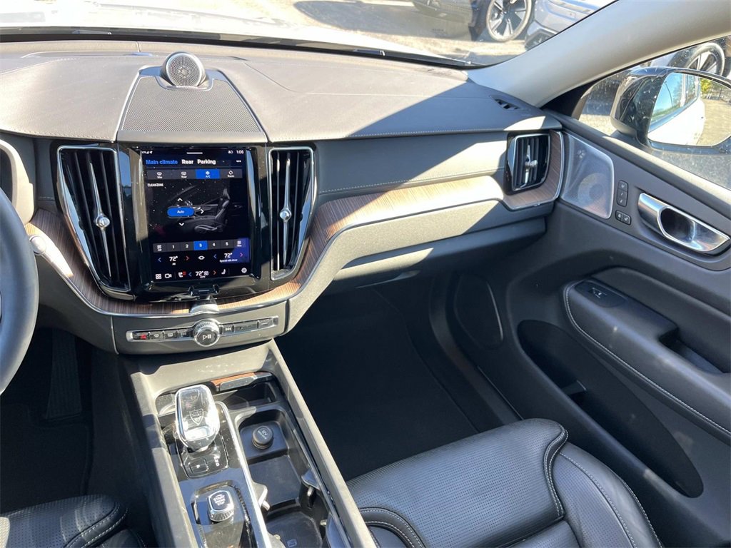 Used 2023 Volvo XC60 B5 Ultimate image 15