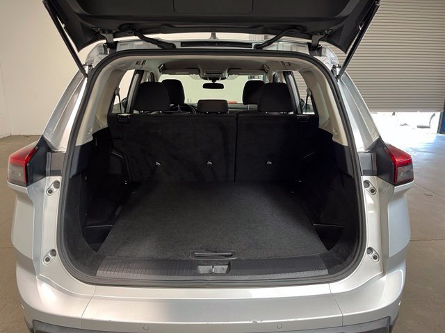 Used 2024 Nissan Rogue S AWD/4WD image 16