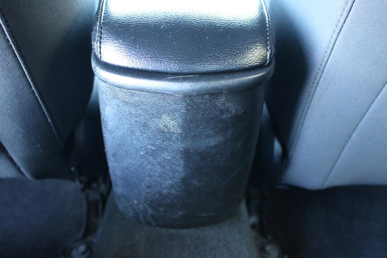 Used 2014 Dodge Avenger SE image 36