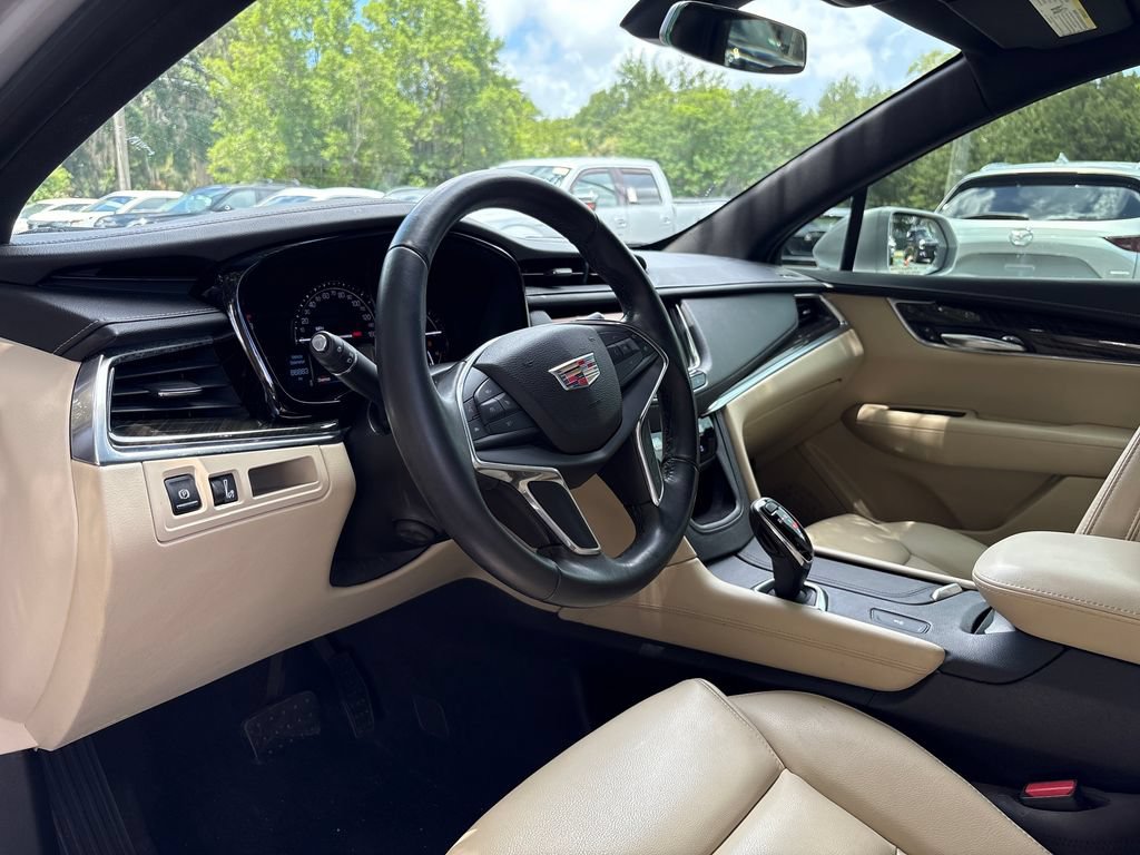 Used 2017 Cadillac XT5 FWD image 5