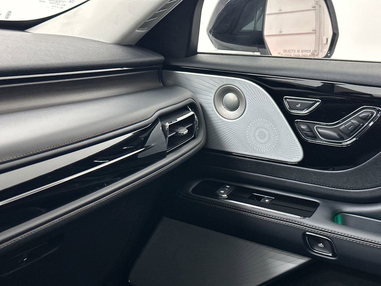 New 2026 Lincoln Aviator Reserve AWD/4WD image 34