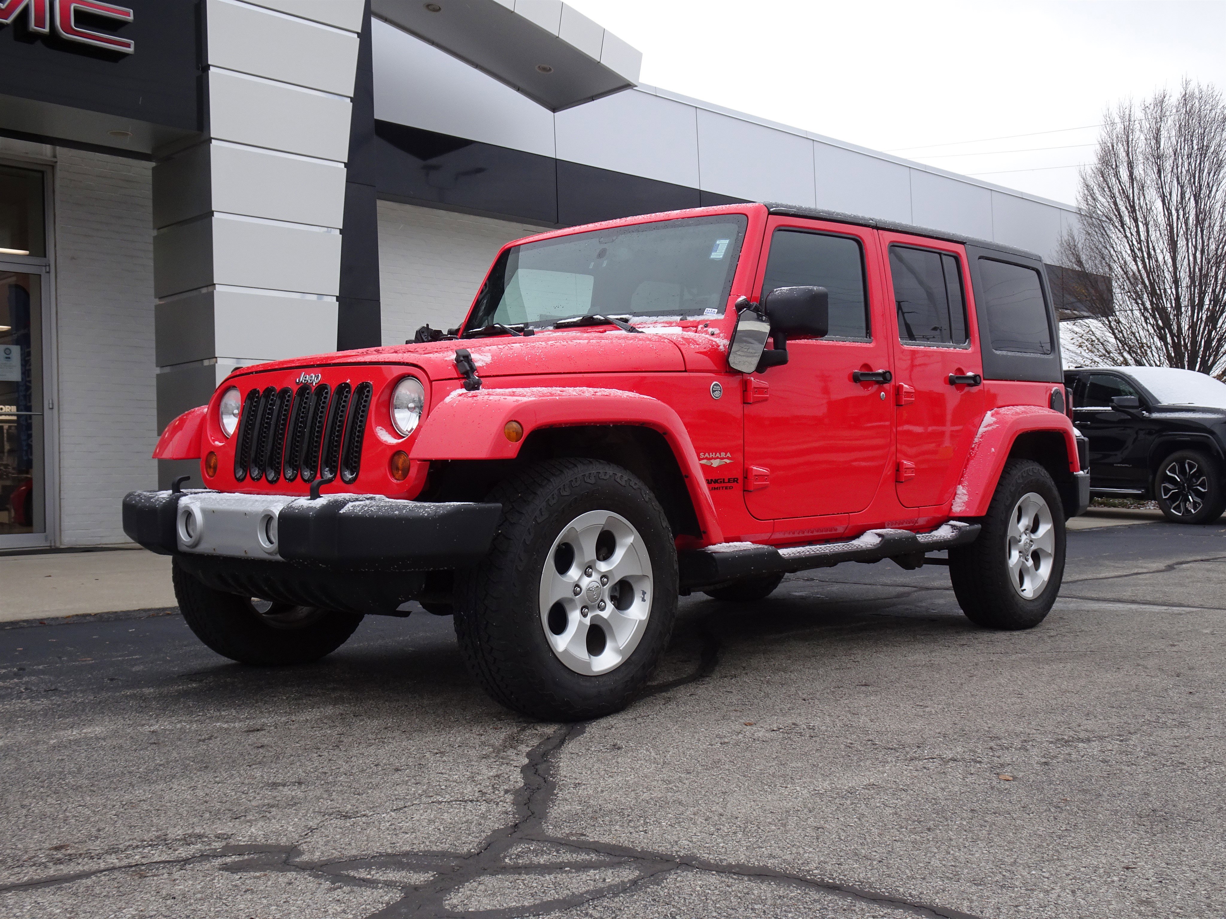 Used 2013 Jeep Wrangler Unlimited Sahara w/ Connectivity Group image 25