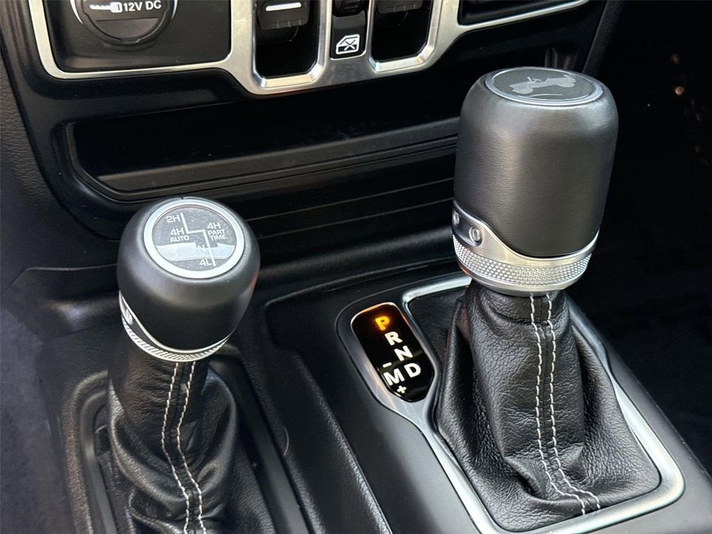 Used 2021 Jeep Wrangler Unlimited Sahara w/ Cold Weather Group image 15