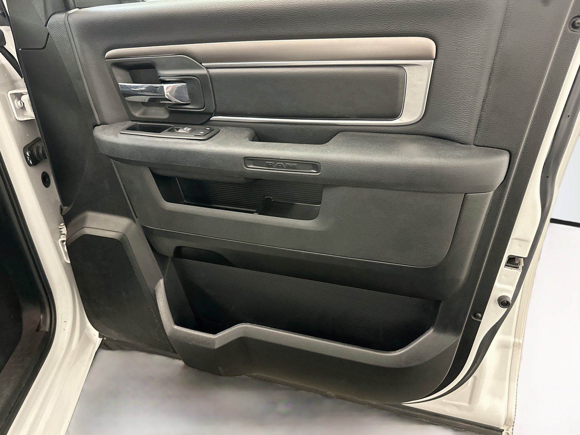 Used 2024 RAM 1500 Warlock AWD/4WD image 33