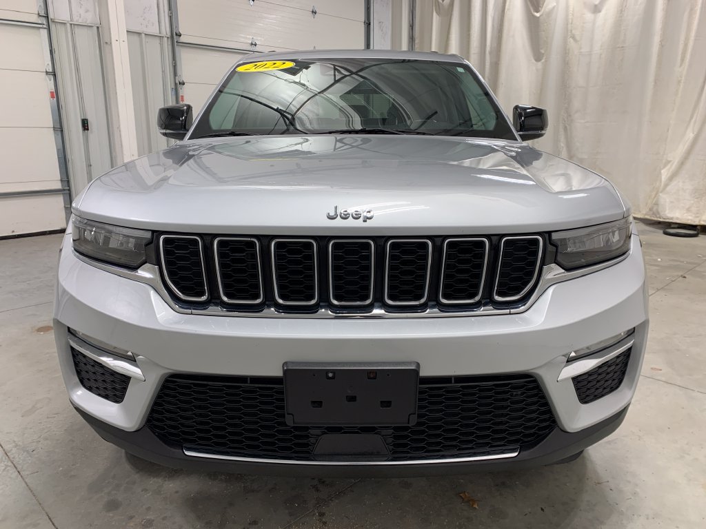 Used 2022 Jeep Grand Cherokee Limited AWD/4WD image 15