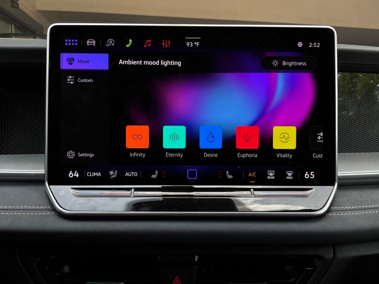 Used 2026 Volkswagen Tiguan SE FWD image 31