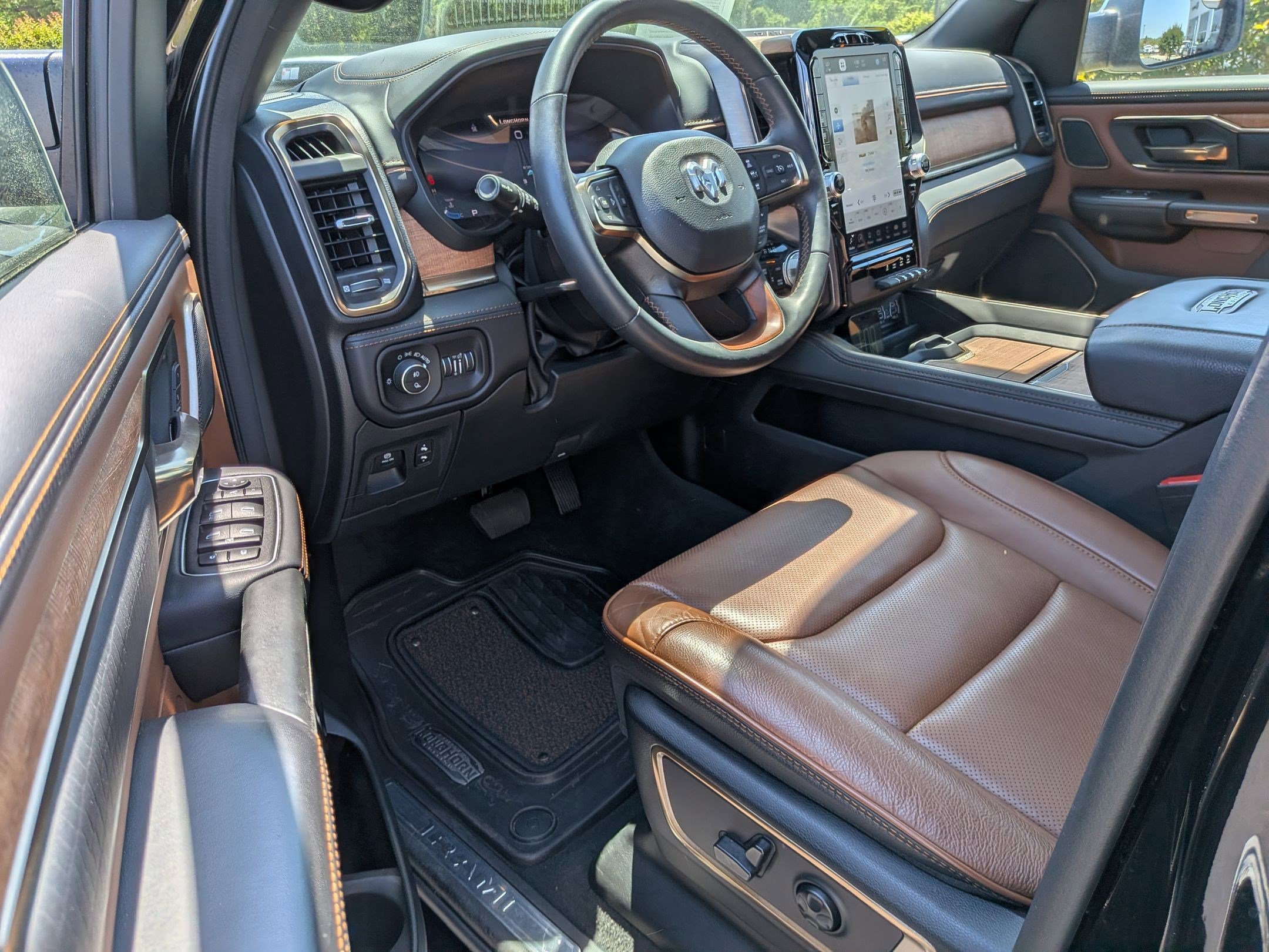 Used 2024 RAM 1500 Limited AWD/4WD image 11