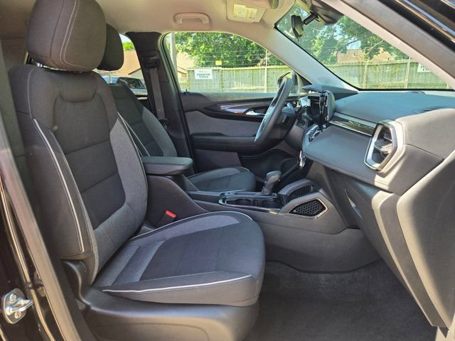 Used 2025 Chevrolet TrailBlazer LT AWD/4WD image 29