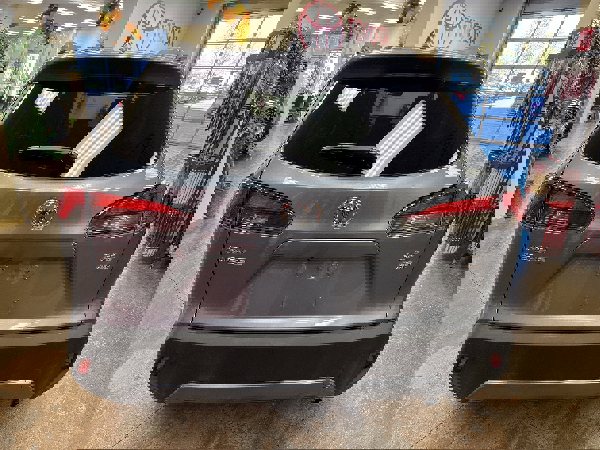 Used 2023 Toyota Corolla Cross XLE w/ Convenience Package image 10