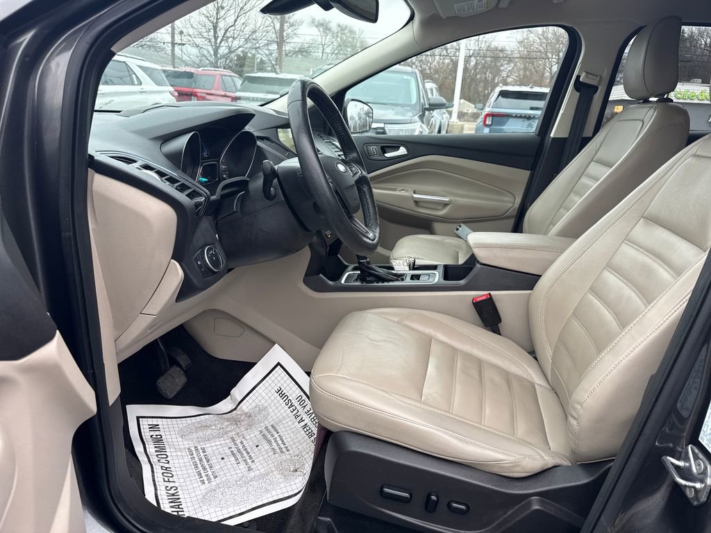 Used 2019 Ford Escape Titanium image 21