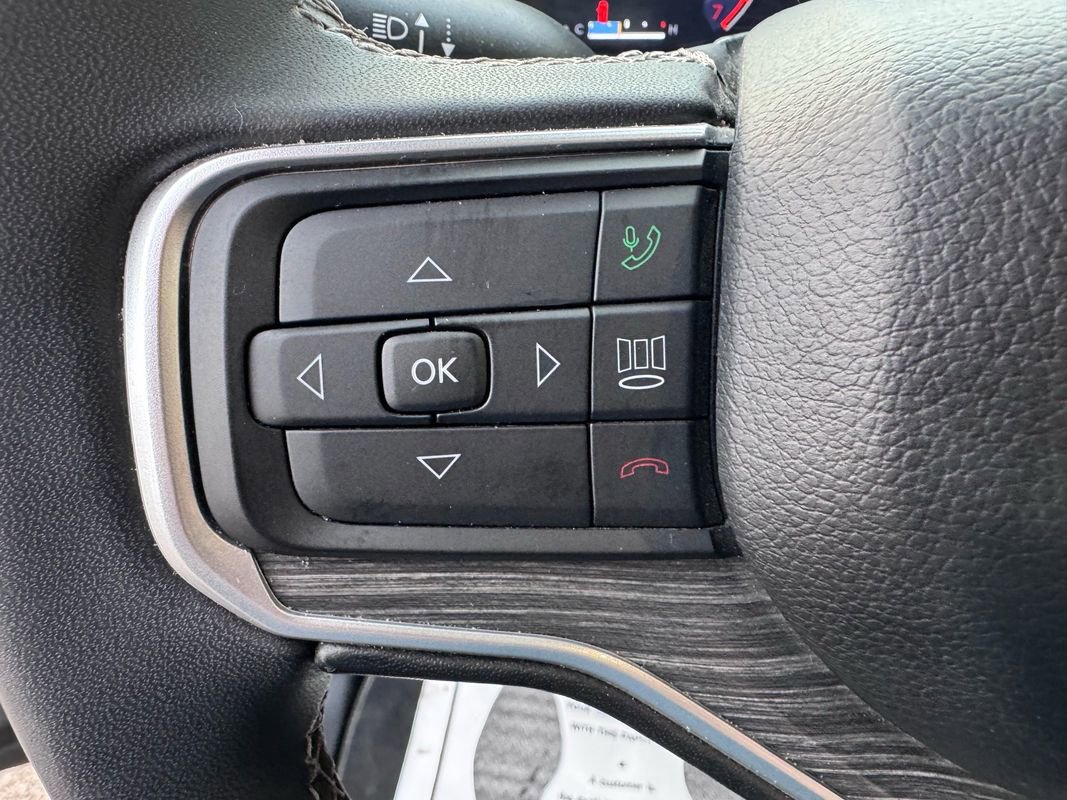 Used 2024 Jeep Wagoneer L Series II w/ Flexible Seating Group image 20