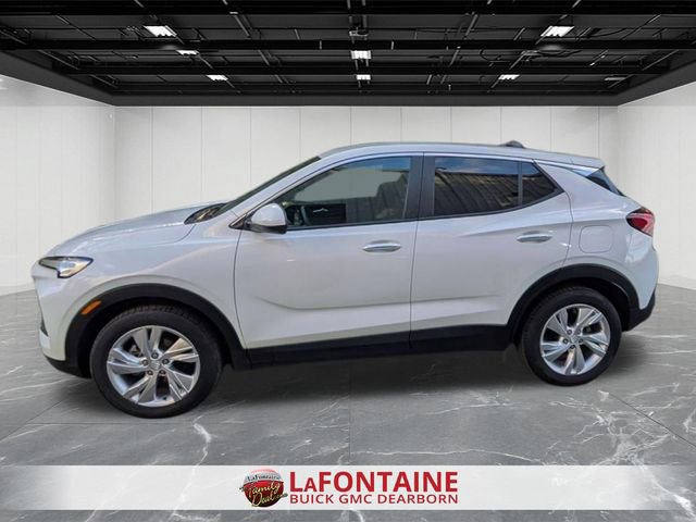 Certified 2025 Buick Encore GX Preferred FWD image 2