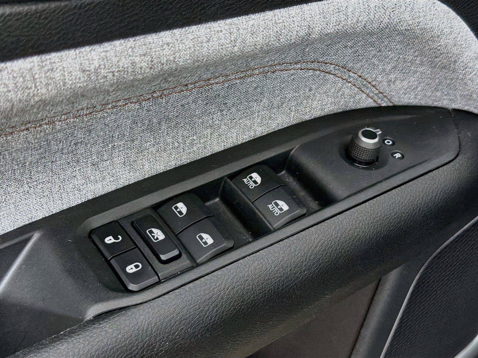 Used 2023 Jeep Compass Latitude AWD/4WD image 23