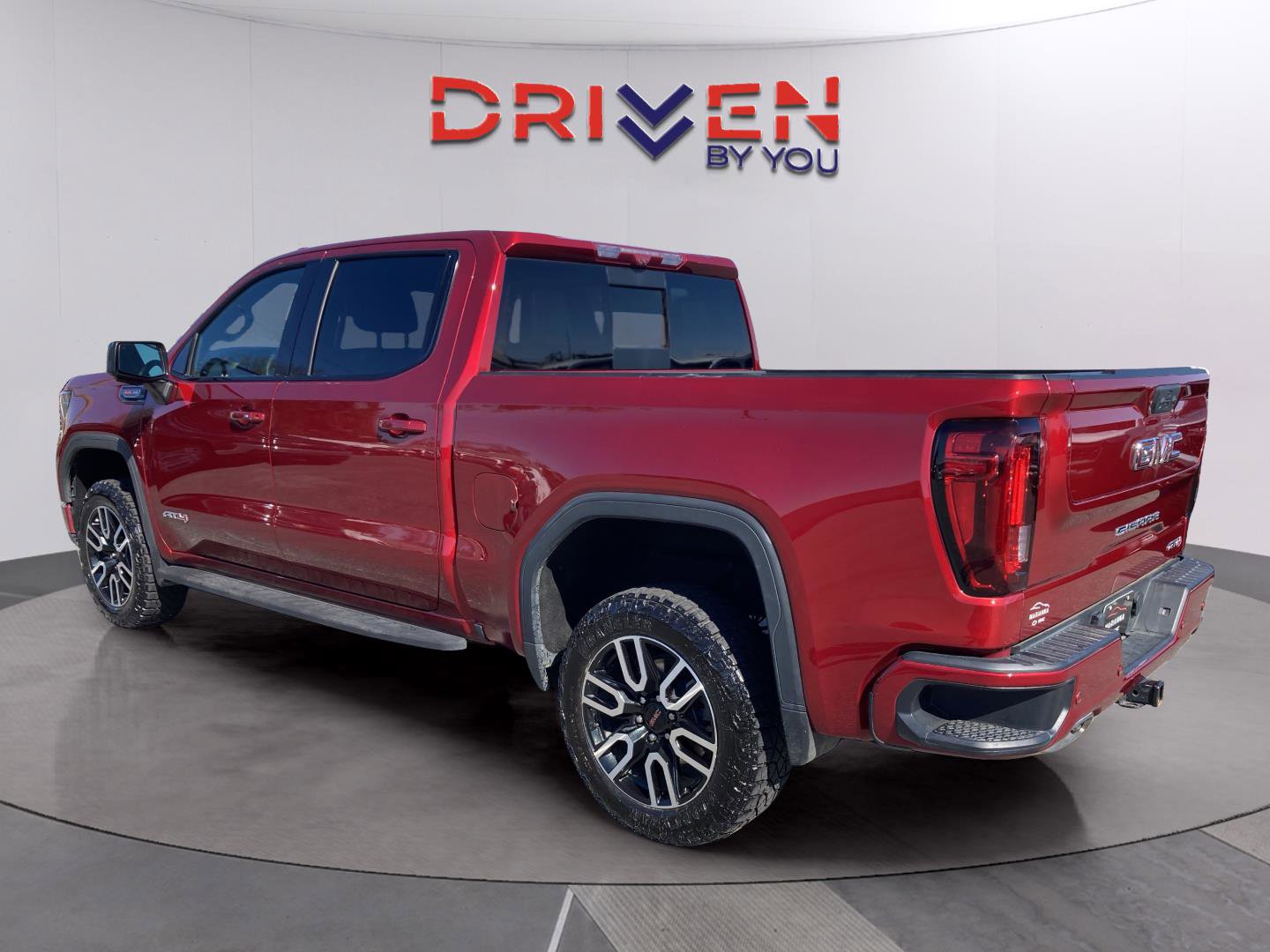Used 2024 GMC Sierra 1500 AT4 w/ Technology Package image 4