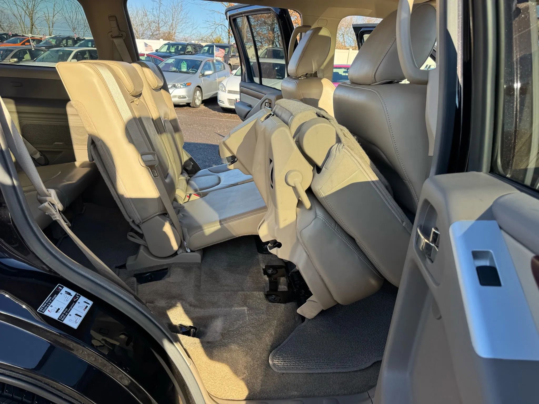 Used 2011 Nissan Pathfinder LE w/ Navigation Pkg image 18