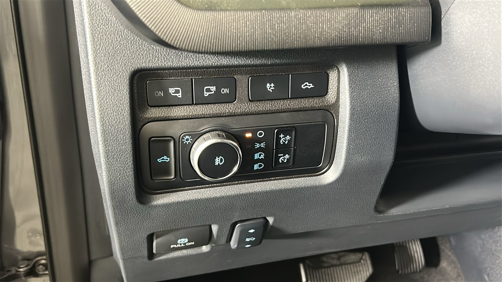 Used 2024 Ford F250 Platinum AWD/4WD image 23
