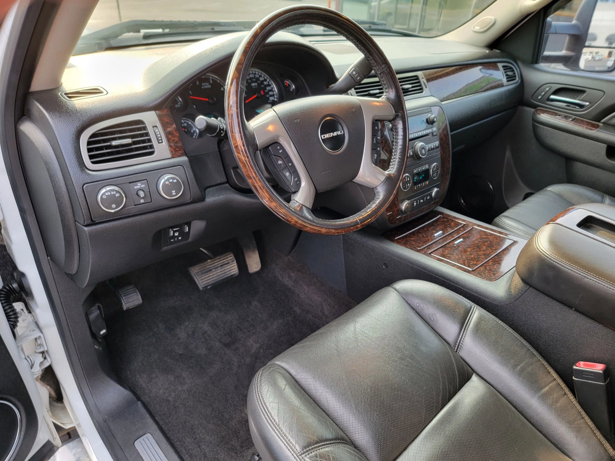 Used 2012 GMC Sierra 3500 Denali image 9