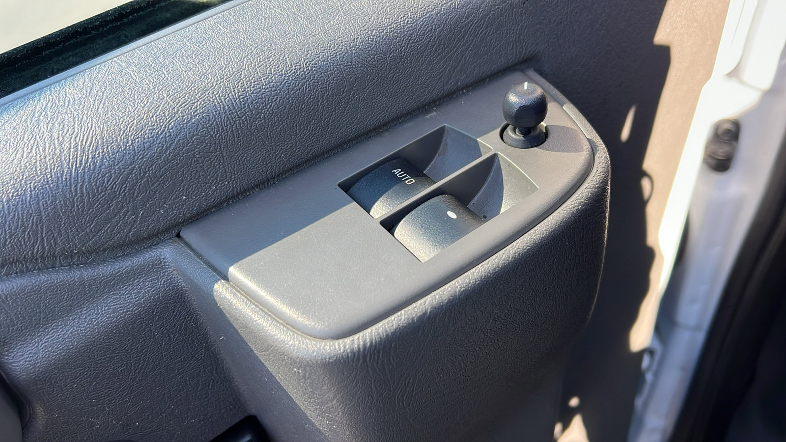 Certified 2023 Chevrolet Express 2500 w/ Driver Convenience Package image 16