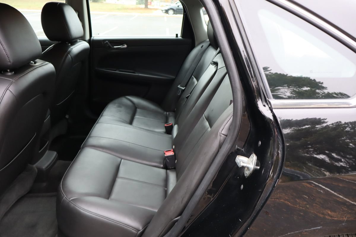 Used 2013 Chevrolet Impala LTZ FWD image 20