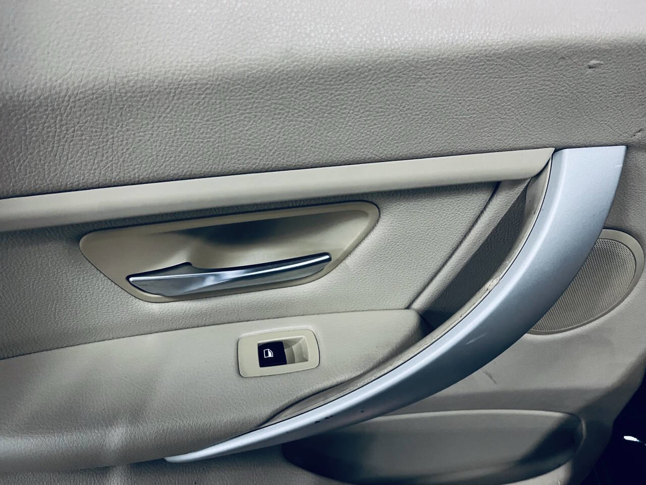 Used 2015 BMW 320i Sedan RWD image 30