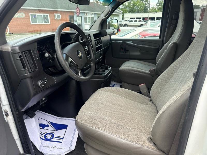 Used 2010 Chevrolet Express 3500 LT w/ LT Preferred Equipment Group RWD image 15