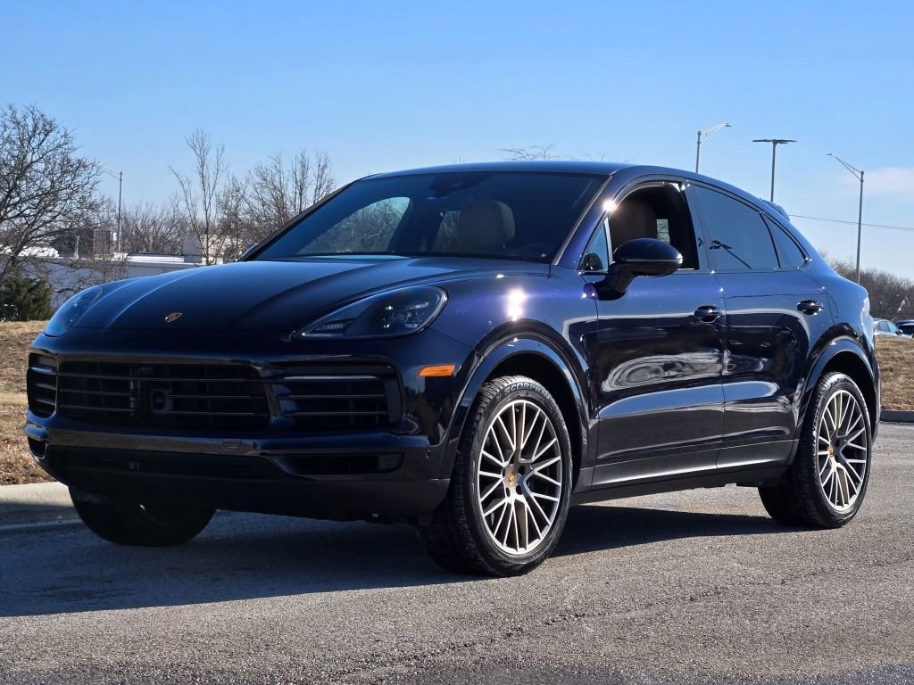 Certified 2023 Porsche Cayenne Platinum Edition image 36