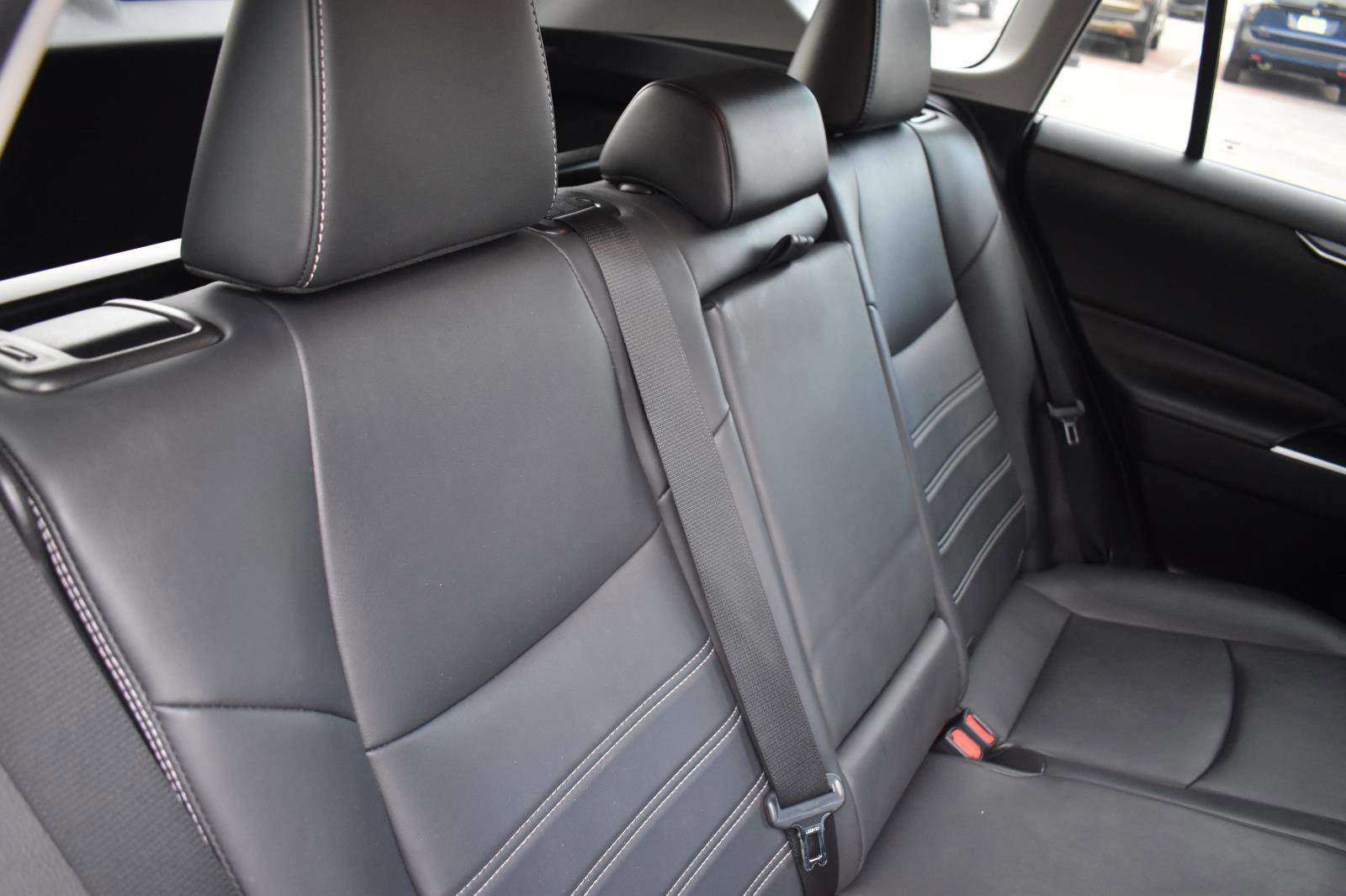 Used 2020 Toyota RAV4 XLE Premium FWD image 60