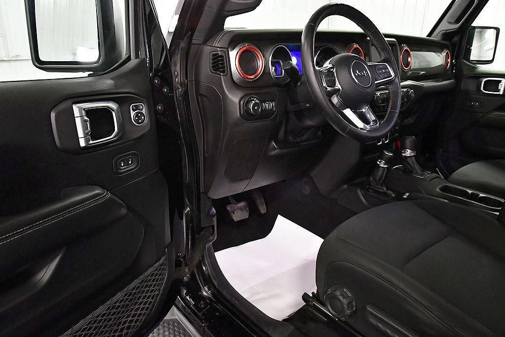 Used 2019 Jeep Wrangler Unlimited Sahara AWD/4WD image 13