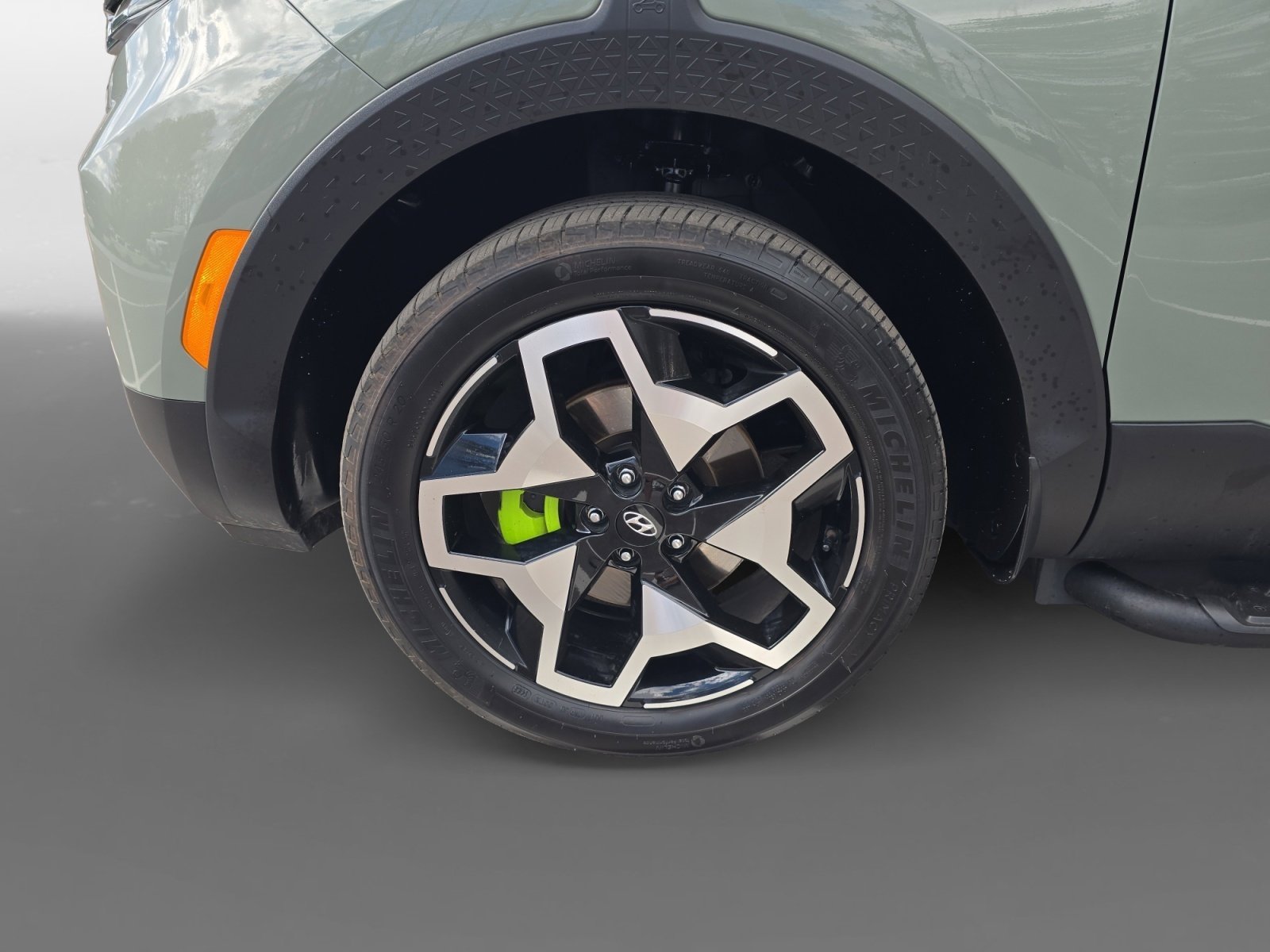 Used 2023 Hyundai Santa Cruz Limited image 9