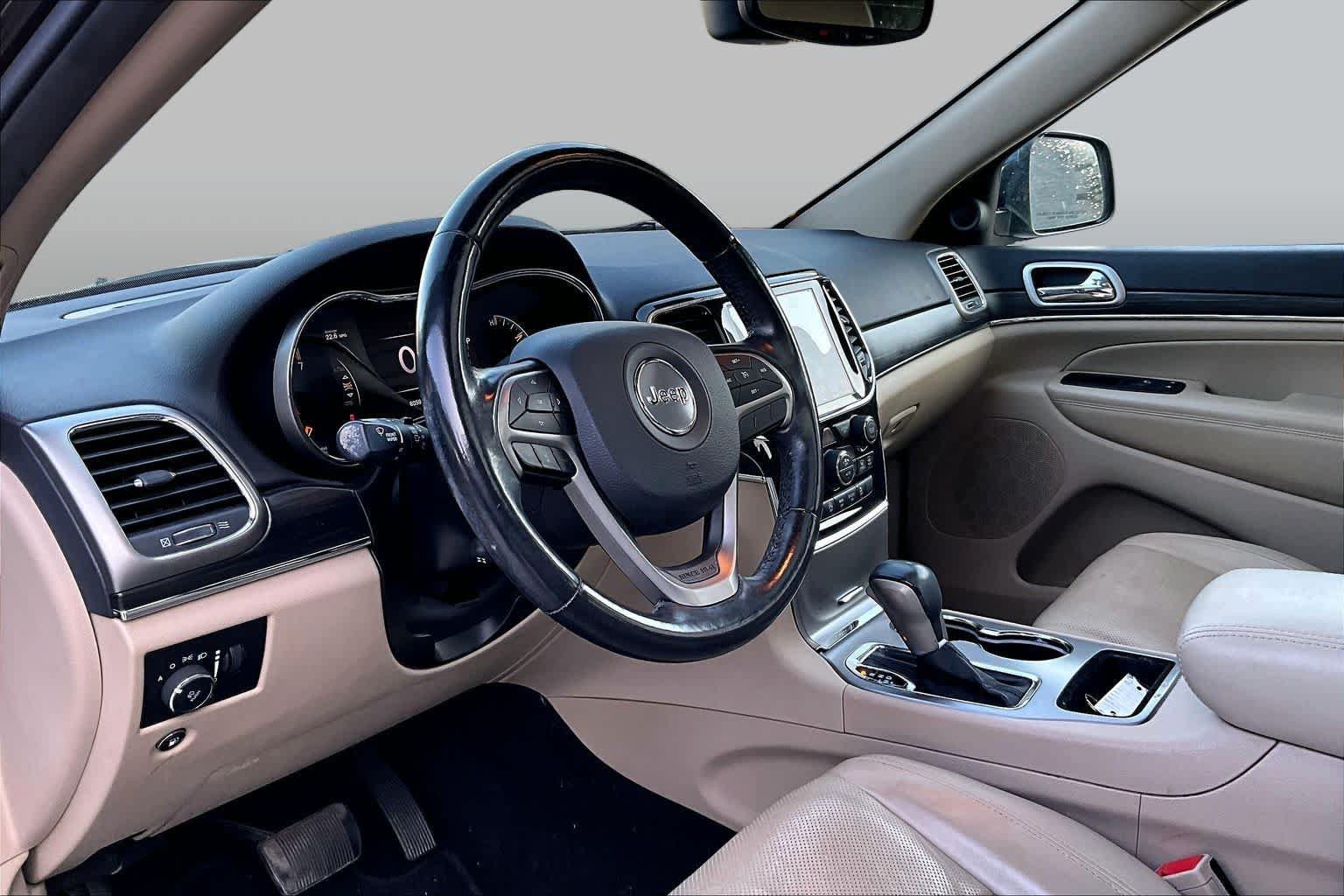 Used 2020 Jeep Grand Cherokee Limited w/ Luxury Group II RWD image 17