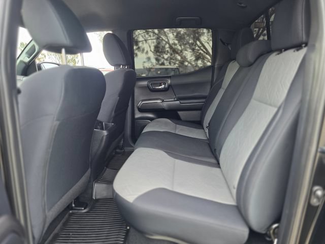 Used 2021 Toyota Tacoma TRD Sport w/ Technology Package AWD/4WD image 16
