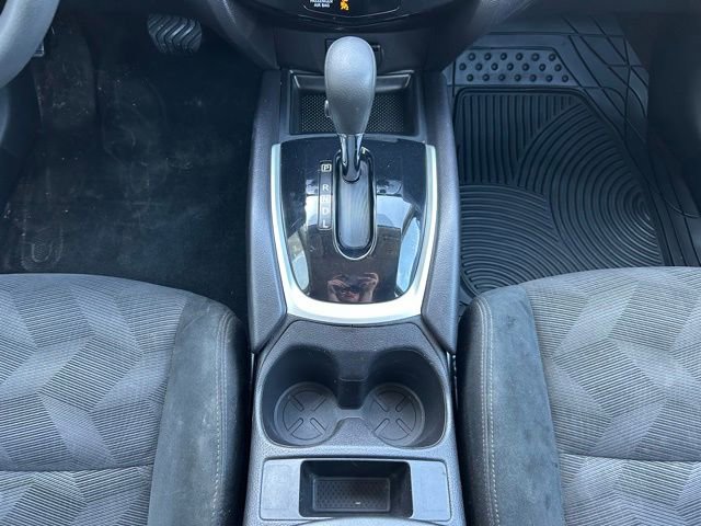 Used 2015 Nissan Rogue SV image 14