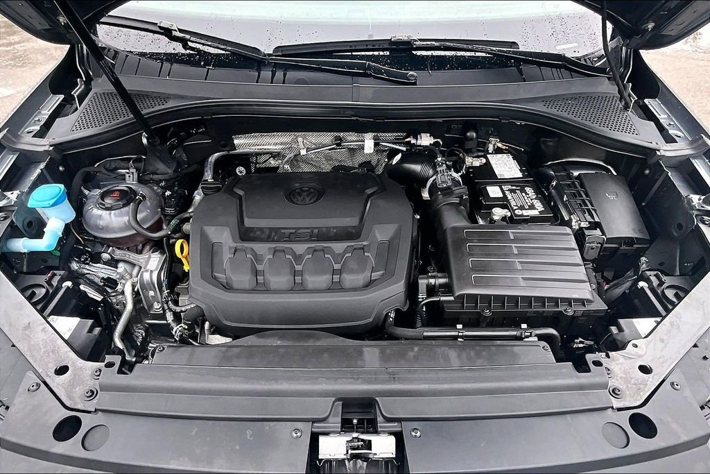 Used 2024 Volkswagen Tiguan SE R-Line image 10