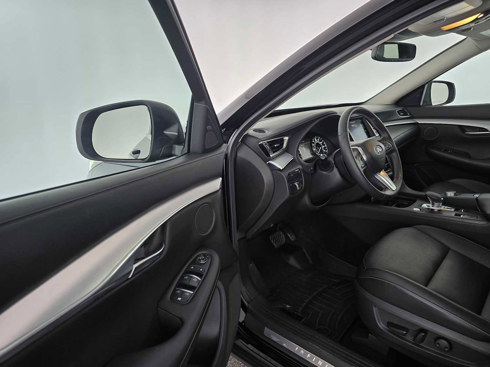 Used 2020 INFINITI QX50 Luxe image 16