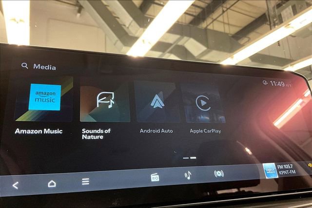 Used 2025 Kia Sorento S image 32