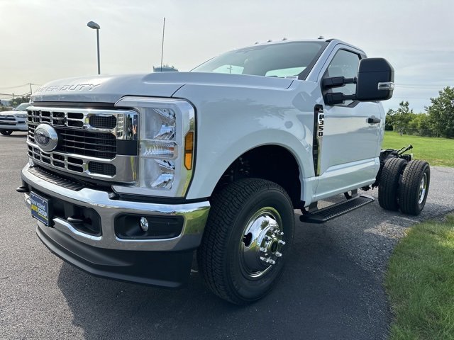 New 2024 Ford F350 XL w/ XL Chrome Package image 7