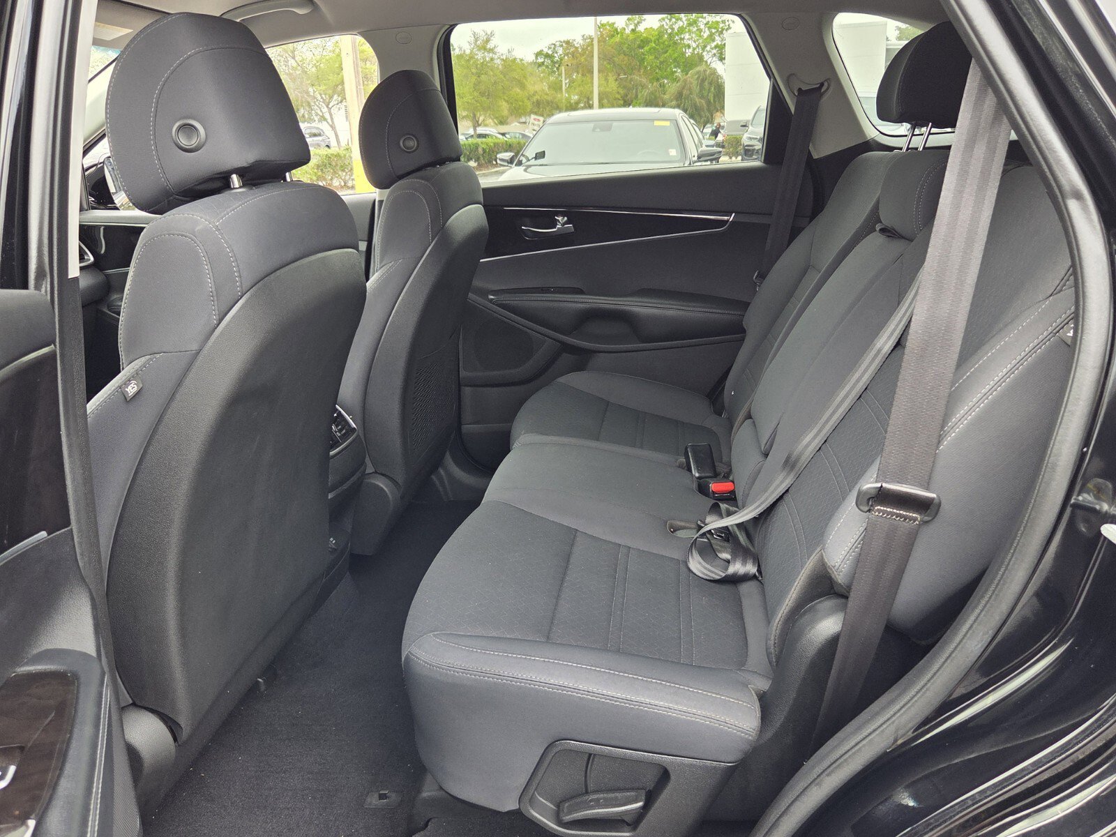 Used 2017 Kia Sorento L image 11