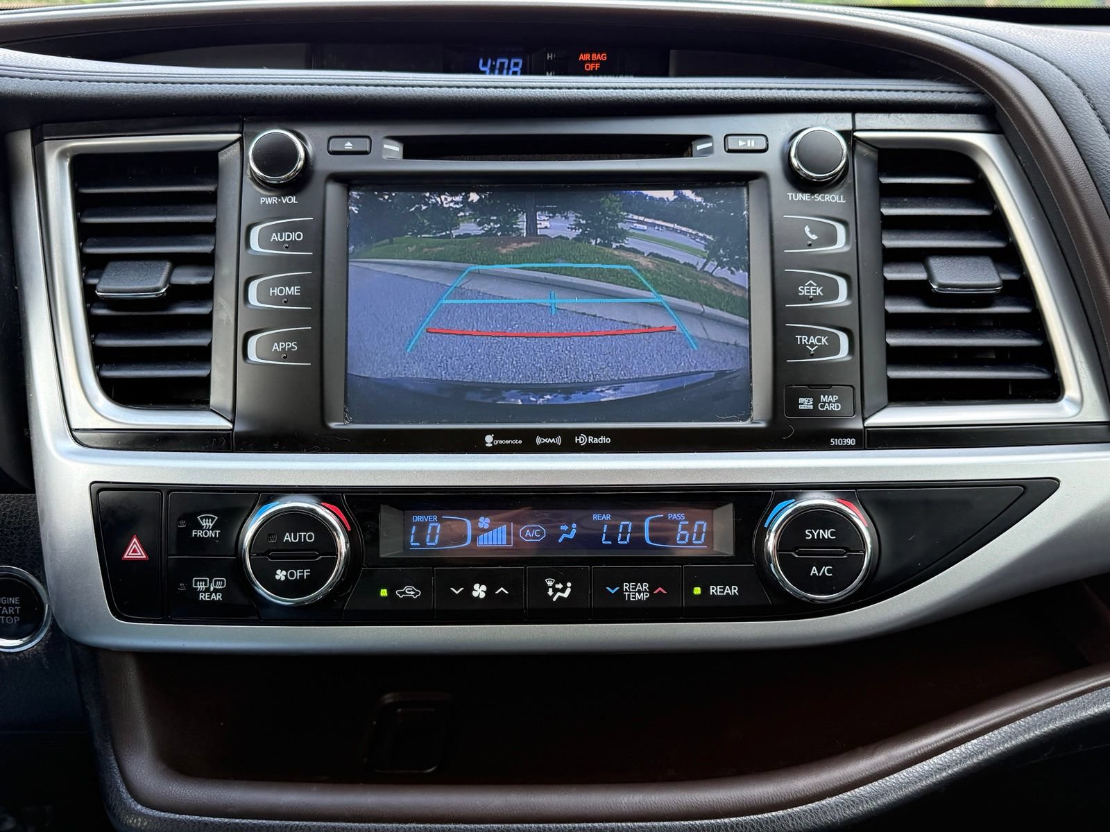Used 2019 Toyota Highlander XLE AWD/4WD image 31