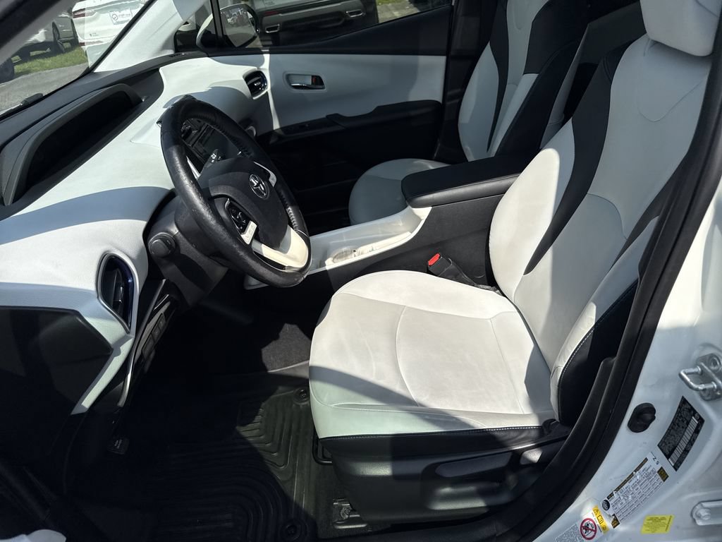 Used 2017 Toyota Prius Three Touring FWD image 12